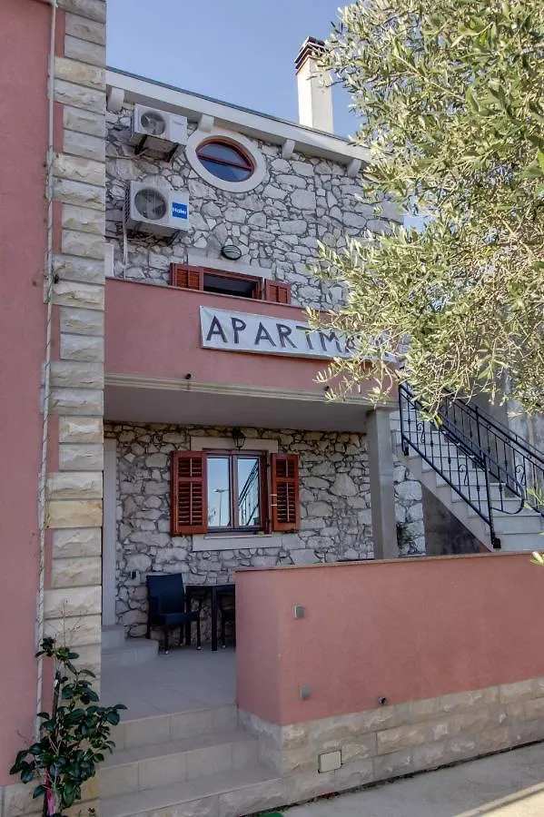 Apartments Rosa Mali Losinj 3*,